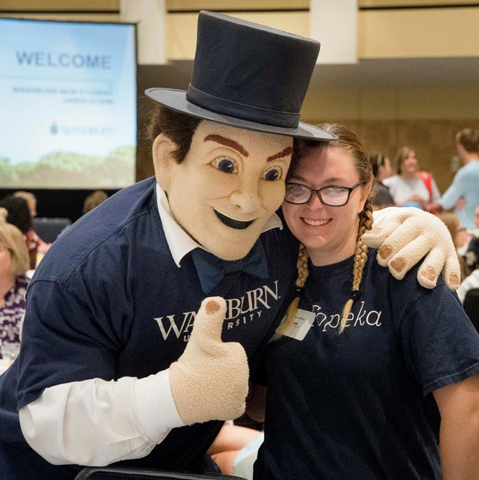 Ichabod Mascot with Student during NSO